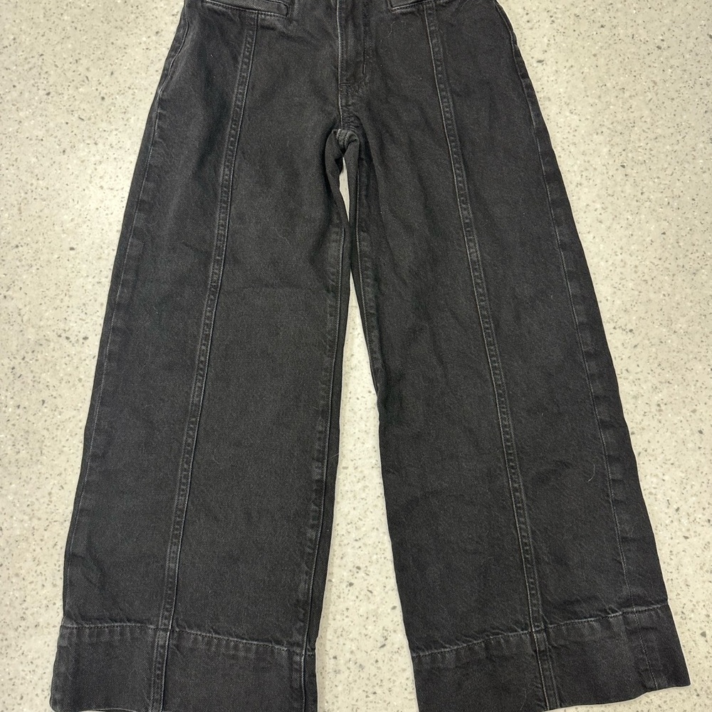 Girls Gap 14 wide leg ankle crop jeans - black washed denim.